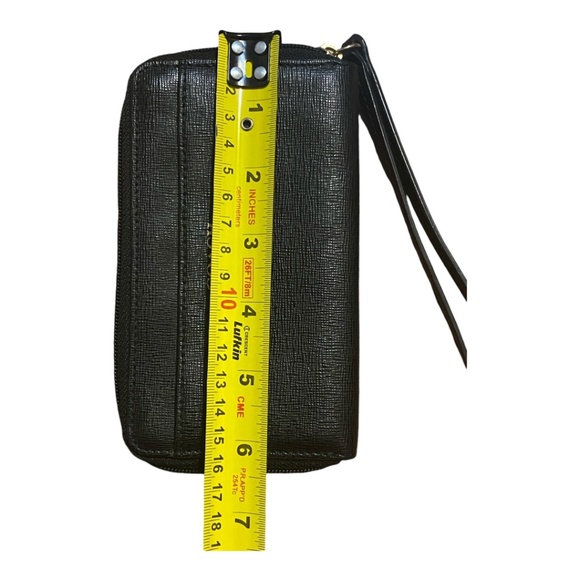 Coach zippered thin profile medium sized wristlet - Picture 4 of 14